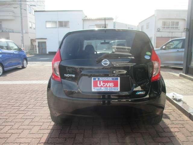 ノート １．２　Ｓ　ＤＩＧ－Ｓ　マニュアルエアコン　ＷエアＢ　運転席エアバッグ　ＥＣＯモード　ＥＴＣ　ナビＴＶ　パワーウィンドウ　ＡＢＳ　アルミホイール　メモリーナビ　ワンセグＴＶ　パワーステアリング　キーレスキー　スマ－トキ－（5枚目）