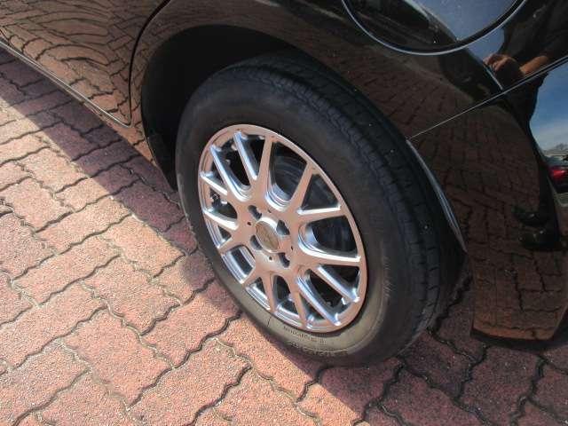 ノート １．２　Ｓ　ＤＩＧ－Ｓ　マニュアルエアコン　ＷエアＢ　運転席エアバッグ　ＥＣＯモード　ＥＴＣ　ナビＴＶ　パワーウィンドウ　ＡＢＳ　アルミホイール　メモリーナビ　ワンセグＴＶ　パワーステアリング　キーレスキー　スマ－トキ－（7枚目）