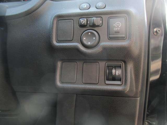 ノート １．２　Ｓ　ＤＩＧ－Ｓ　マニュアルエアコン　ＷエアＢ　運転席エアバッグ　ＥＣＯモード　ＥＴＣ　ナビＴＶ　パワーウィンドウ　ＡＢＳ　アルミホイール　メモリーナビ　ワンセグＴＶ　パワーステアリング　キーレスキー　スマ－トキ－（10枚目）