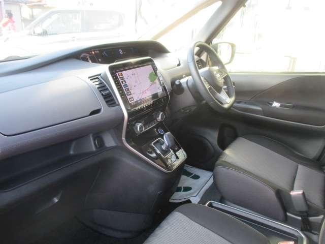 セレナ 1.2 e-POWER ハイウェイスター V 360°カメラ エマジェンシーブレーキ 1オナ スマキー バックカメラ LED レーンアシスト 点検記録簿付 ETC Aストップ イモビ フルオートエアコン アルミホイール エアバック メモリーナビ(9枚目)