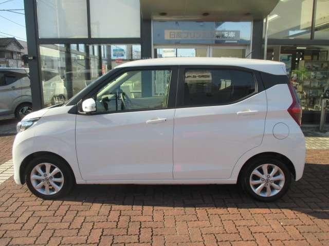 デイズ 660 X アラウンドM 踏み間違え防止 スマートキー イモビライザー バックカメラ レーンキープ アイドリングストップ キーレス フルオートエアコン WAB 記録簿 運転席エアバック サイドエアバッグ PS(3枚目)