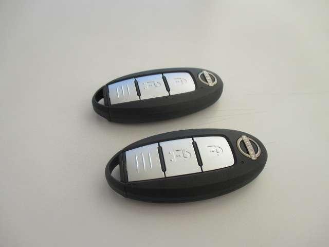 ノート 1.2 X FOUR 4WD エアB PW インテリジェントキ- 寒冷地仕様 4WD LEDヘッドランプ ETC 記録簿 バックカメラ アイドリングストップ ABS 盗難防止システム オートエアコン サイドエアバッグ メモリーナビ(14枚目)