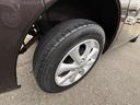 日産純正のホイールキャップで足元からスタイリッシュに決まってます