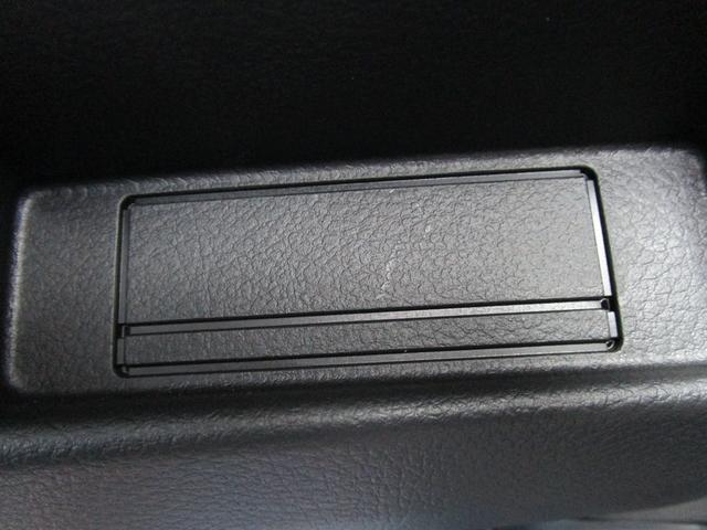 F 4WD 3型 5オートギヤシフト/CDプレーヤー装着車(29枚目)