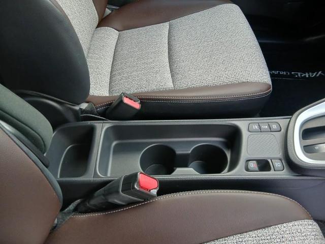 ヤリスクロス ハイブリッドＺ　メモリーナビ　ミュージックプレイヤー接続可　バックカメラ　衝突被害軽減システム　ＥＴＣ　ドラレコ　ＬＥＤヘッドランプ（12枚目）