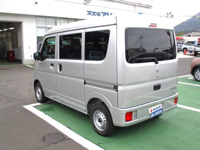 エブリイ PAリミテッド 6型 AM/FMラジオ 前後衝突軽減ブレーキ CVT、AM/FMラジオ、前後自動衝突軽減ブレーキ、キーレスエントリー、アイドリングストップ、エアコン、パワーステアリング、前席パワーウィンドウ、フラット荷室、オートライト、(9枚目)