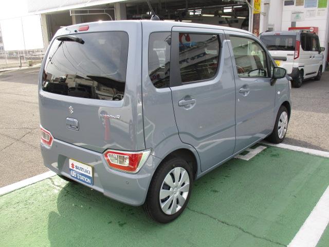 ワゴンＲ ＦＸ　４型　ＣＤプレイヤーラジオ　前後自動衝突軽減ブレーキ　ＣＶＴ、ＣＤプレイヤーＡＭ／ＦＭラジオ、前後自動衝突軽減ブレーキ、スマートキー、プッシュボタンスタートスイッチ、運転席シートヒーター、オートエアコン、オートライト、（8枚目）