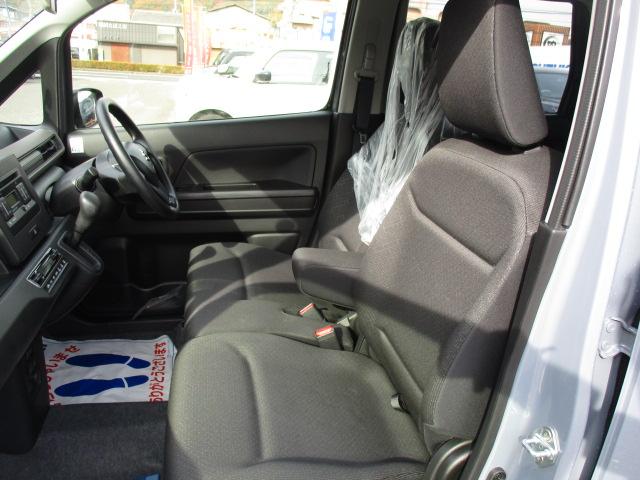 ワゴンＲ ＦＸ　４型　ＣＤプレイヤーラジオ　前後自動衝突軽減ブレーキ　ＣＶＴ、ＣＤプレイヤーＡＭ／ＦＭラジオ、前後自動衝突軽減ブレーキ、スマートキー、プッシュボタンスタートスイッチ、運転席シートヒーター、オートエアコン、オートライト、（13枚目）
