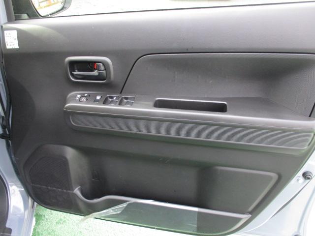 ワゴンＲ ＦＸ　４型　ＣＤプレイヤーラジオ　前後自動衝突軽減ブレーキ　ＣＶＴ、ＣＤプレイヤーＡＭ／ＦＭラジオ、前後自動衝突軽減ブレーキ、スマートキー、プッシュボタンスタートスイッチ、運転席シートヒーター、オートエアコン、オートライト、（29枚目）