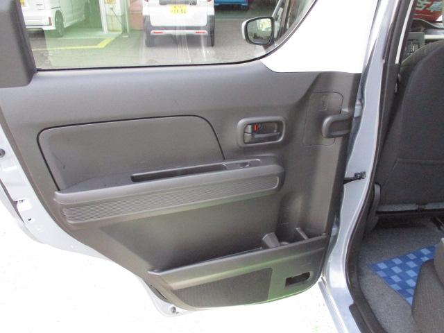 ワゴンＲ ＦＸ　４型　ＣＤプレイヤーラジオ　前後自動衝突軽減ブレーキ　ＣＶＴ、ＣＤプレイヤーＡＭ／ＦＭラジオ、前後自動衝突軽減ブレーキ、スマートキー、プッシュボタンスタートスイッチ、運転席シートヒーター、オートエアコン、オートライト、（42枚目）