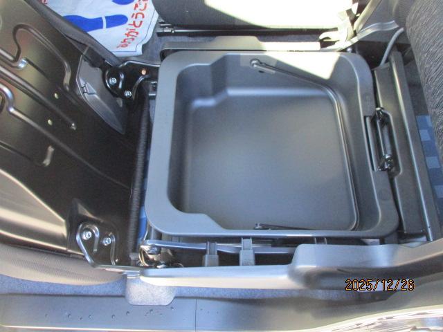 スペーシアカスタム カスタム　ＨＹＢＲＩＤ　ＧＳ　２型　車検受け渡し　前後軽減Ｂ　ＣＶＴ、ＣＤプレイヤーＡＭ／ＦＭラジオ、前後自動衝突軽減ブレーキ、アイドリングストップ、ハンドルオーディオスイッチ、アダクティブクルーズコントロール、運転席シートヒーター、リヤ左側電動スライドドア（55枚目）