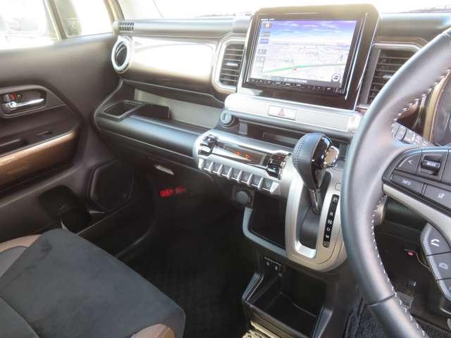 クロスビー ハイブリッドＭＺ　ＨＹＢＲＩＤ　ＭＺ　ブラウンアクセントパッケージ　メモリーナビ　フルセグＴＶ　３６０度ビューモニタ　スマートキー　ＥＴＣ　純正アルミホイール　ＬＥＤヘッドライト　アイドリングストップ　レーダークルーズ（9枚目）