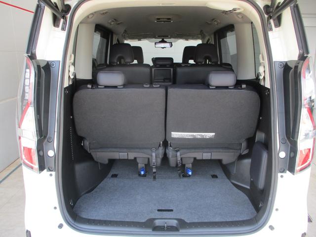 広々としたラゲッジルームは荷物の出し入れも楽々
