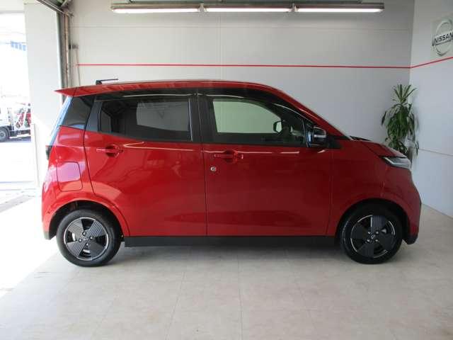 サクラは毎日のお買い物や送迎通勤など、普段使いの最適です。（１充電走行距離（国土交通省審査値）１８０ｋｍ（ＷＬＴＣモード）。