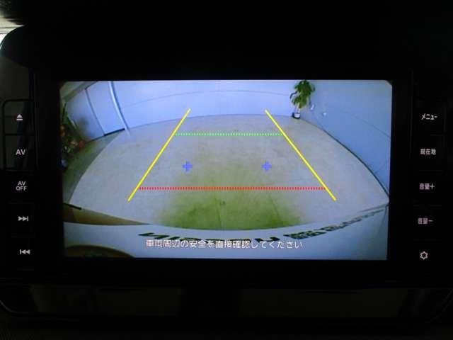 ナビにバックモニターが表示され後方確認が出来て安心です。