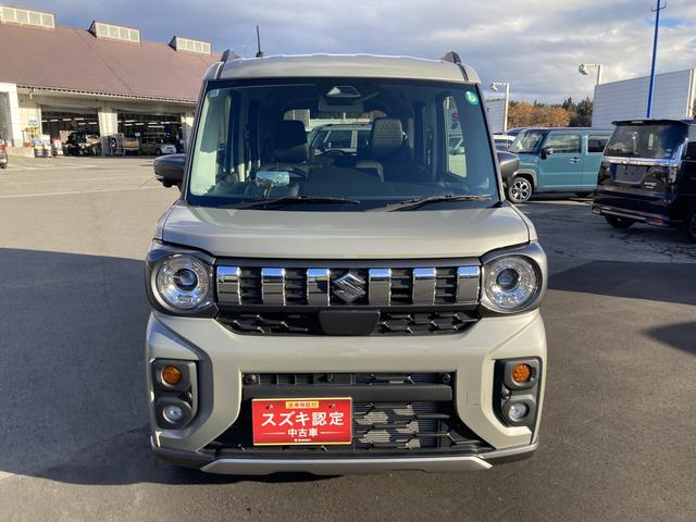スペーシア ギア　ＨＹＢＲＩＤ　ＸＺ　コネクトナビ　４ＷＤ　バックカメラ　オートライト　Ｂｌｕｅｔｏｏｔｈ　スライドドア　純正ナビ　プッシュスタート　シートヒーター　オートエアコン　スズキセーフティーサポート　４ＷＤ　衝突被害軽減システム　アイドリングストップ（3枚目）