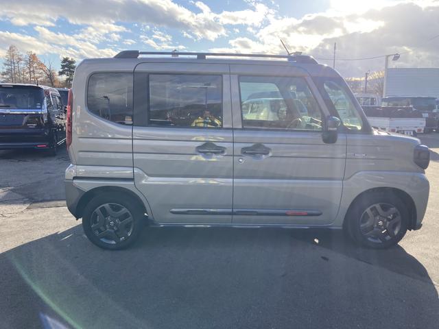 スペーシア ギア　ＨＹＢＲＩＤ　ＸＺ　コネクトナビ　４ＷＤ　バックカメラ　オートライト　Ｂｌｕｅｔｏｏｔｈ　スライドドア　純正ナビ　プッシュスタート　シートヒーター　オートエアコン　スズキセーフティーサポート　４ＷＤ　衝突被害軽減システム　アイドリングストップ（6枚目）