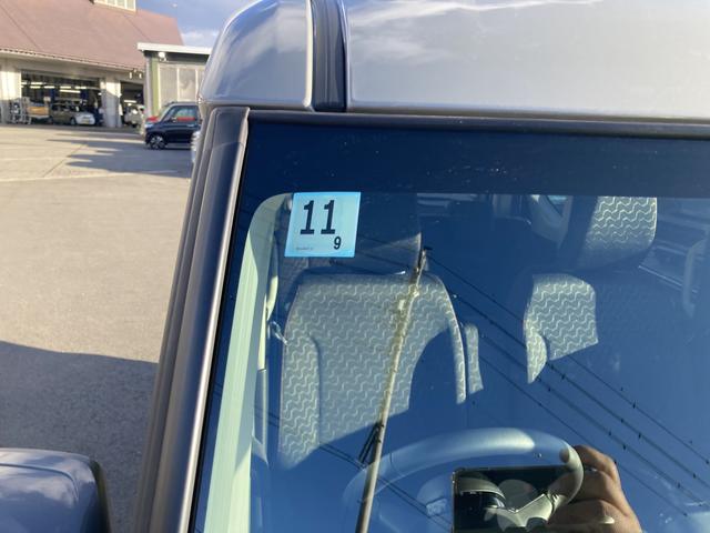 スペーシア ギア　ＨＹＢＲＩＤ　ＸＺ　コネクトナビ　４ＷＤ　バックカメラ　オートライト　Ｂｌｕｅｔｏｏｔｈ　スライドドア　純正ナビ　プッシュスタート　シートヒーター　オートエアコン　スズキセーフティーサポート　４ＷＤ　衝突被害軽減システム　アイドリングストップ（9枚目）