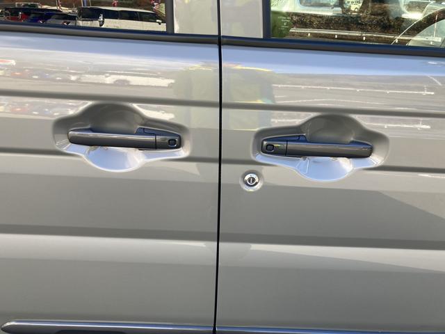 スペーシア ギア　ＨＹＢＲＩＤ　ＸＺ　コネクトナビ　４ＷＤ　バックカメラ　オートライト　Ｂｌｕｅｔｏｏｔｈ　スライドドア　純正ナビ　プッシュスタート　シートヒーター　オートエアコン　スズキセーフティーサポート　４ＷＤ　衝突被害軽減システム　アイドリングストップ（23枚目）