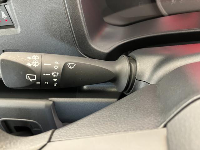 ハイゼットカーゴ ＤＸ　　キーレスエントリー／スマアシ　ＡＭ／ＦＭラジオ　キーレスエントリー　スマアシ　アイドリングストップ　ハロゲンヘッドライト　オートライト　オートマチックハイビーム　取扱説明書　メンテナンスノート（12枚目）