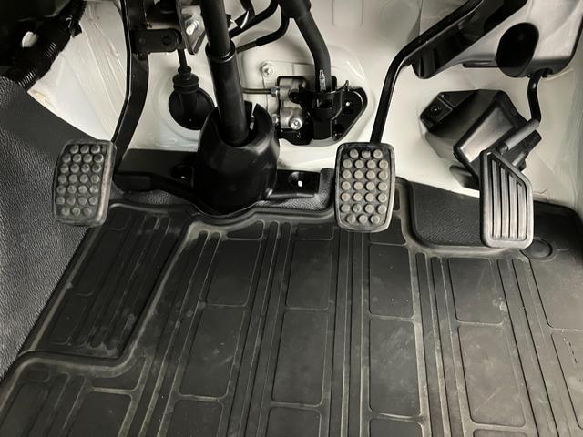 ハイゼットトラック スタンダード MT/AM/FMラジオ ワンオーナー MT AM/FMラジオ ハロゲンヘッドライト オートライト オートマチックハイビーム バイザー ゴムマット 取扱説明書 メンテナンスノート(23枚目)