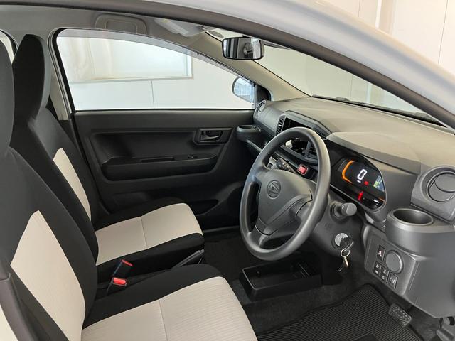 ミライース Ｌ　ＳＡＩＩＩ　オーディオレス／スマアシＩＩＩ　ワンオーナー　オーディオレス　スマアシＩＩＩ　キーレスエントリー　ハロゲンヘッドライト　オートライト　オートマチックハイビーム　カーペットマット　ロングバイザー　取扱説明書　メンテナンスノート（5枚目）