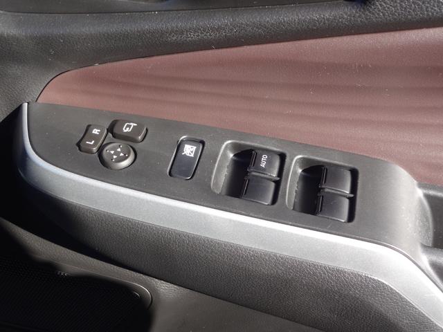 ソリオバンディット バンディット　ＨＹＢＲＩＤ　ＭＶ　４ＷＤ　全方位モニターナビ　オートライト　Ｂｌｕｅｔｏｏｔｈ　スライドドア　純正ナビ　プッシュスタート　シートヒーター　オートエアコン　スズキセーフティーサポート　ワンオーナー　４ＷＤ　衝突被害軽減システム　横滑り防止機能（14枚目）