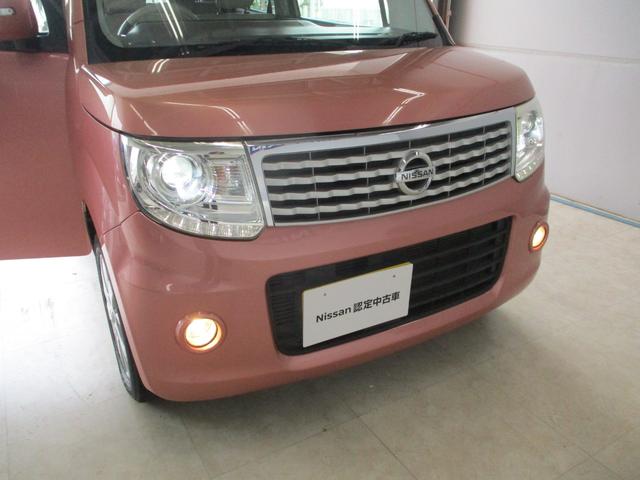 バイキセノンヘッドランプ（オートレベライザー付）で明るい！雨の日に嬉しいフォグランプ付きです。