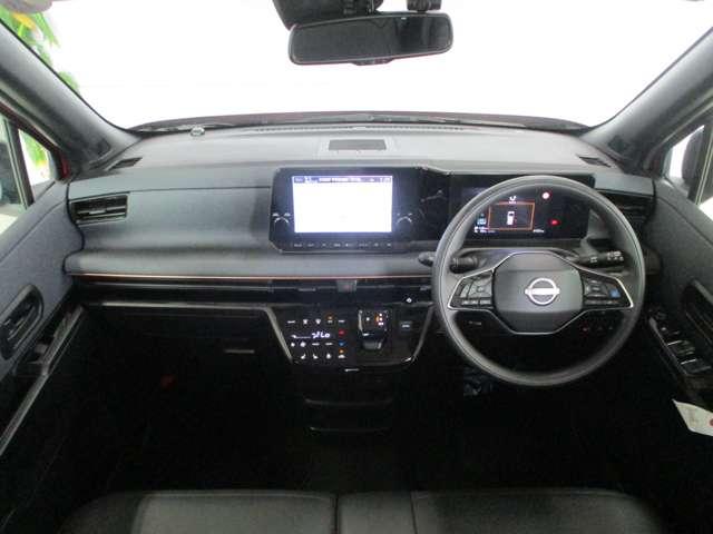 グレーを基調としたスタイリッシュなデザインの運転席です。衝突被害軽減ブレーキ、レーンキープアシストなどの安心装備付き！