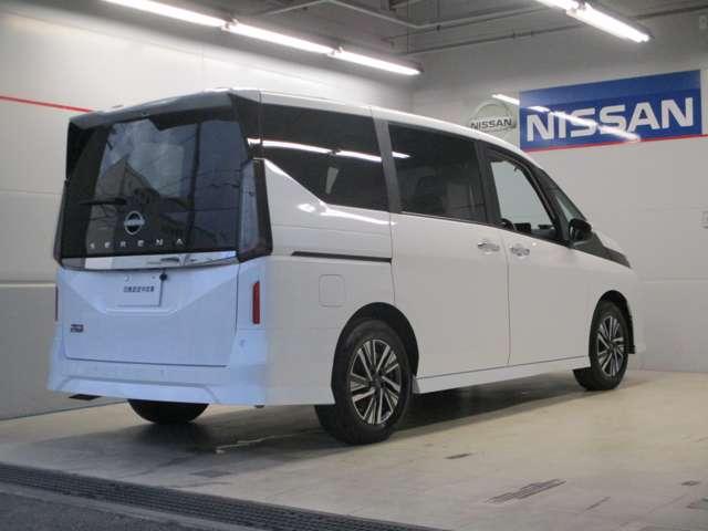 家族や仲間とのイベントが多くなる、これからの季節におすすめ！日産人気のミニバン「日産セレナハイウェイスターＶ」入庫しました。