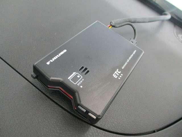 セレナ ハイウェイスターV プロパイロット エマージェンシーブレーキ 社外7インチナビ/バックモニター、ETC、ドライブレコーダー、両側電動スライドドア(23枚目)