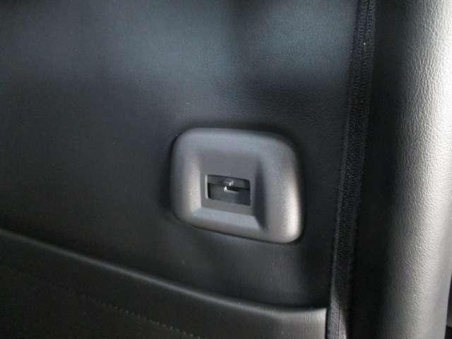 セレナ ハイウェイスターV プロパイロット エマージェンシーブレーキ 社外7インチナビ/バックモニター、ETC、ドライブレコーダー、両側電動スライドドア(30枚目)