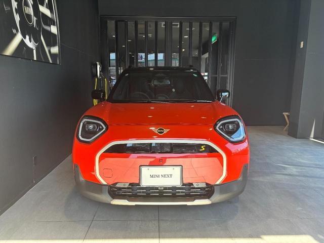 ＭＩＮＩ エースマンＳＥ　フェイバリット・トリム　正規認定中古車　保証整備付　ナビ　ＥＴＣ　バッグカメラ　衝突被害軽減ブレーキ　障害物センサー　車線逸脱防止支援システム　クルーズコントロール　ＬＥＤヘッドライト　純正１９インチホイール　電動シート（3枚目）