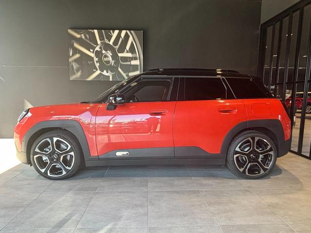 ＭＩＮＩ エースマンＳＥ　フェイバリット・トリム　正規認定中古車　保証整備付　ナビ　ＥＴＣ　バッグカメラ　衝突被害軽減ブレーキ　障害物センサー　車線逸脱防止支援システム　クルーズコントロール　ＬＥＤヘッドライト　純正１９インチホイール　電動シート（4枚目）