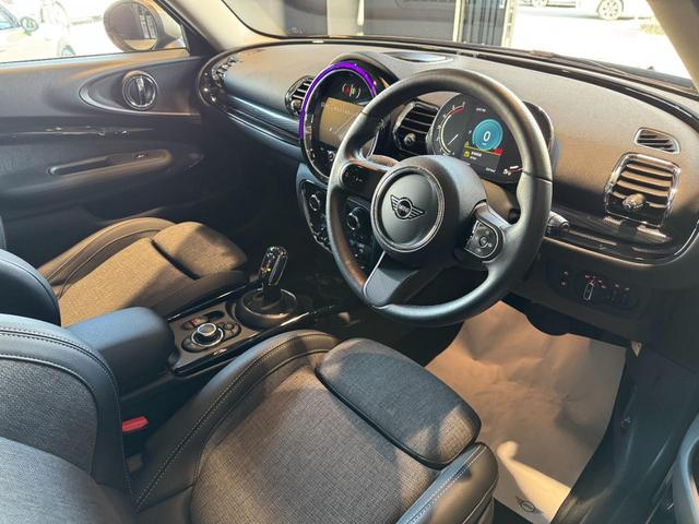 ＭＩＮＩ クーパーＤ　クラブマン　クラシック・トリム　正規認定中古車　保証整備付　ＥＴＣ　ＤＣＴ　バックカメラ　衝突被害軽減ブレーキ　アイドリングストップ　障害物センサー　車線逸脱防止支援システム　クルーズコントロール　ＬＥＤヘッドライト（7枚目）