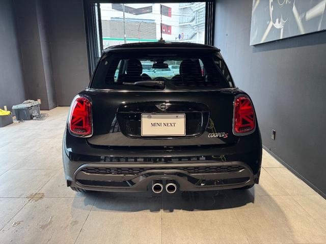ＭＩＮＩ クーパーＳ　クラシック・トリム　正規認定中古車　保証整備付　ナビ　ＥＴＣ　バックカメラ　衝突被害軽減ブレーキ　アイドリングストップ　障害物センサー　車線逸脱防止支援システム　クルーズコントロール　ＬＥＤヘッドライト（5枚目）