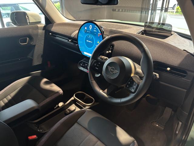 ＭＩＮＩ クーパーＣ　クラシック・トリム　純正ナビ　パーキングアシスト　ＡＣＣ　認定中古車　禁煙車　レンタカーアップ（10枚目）