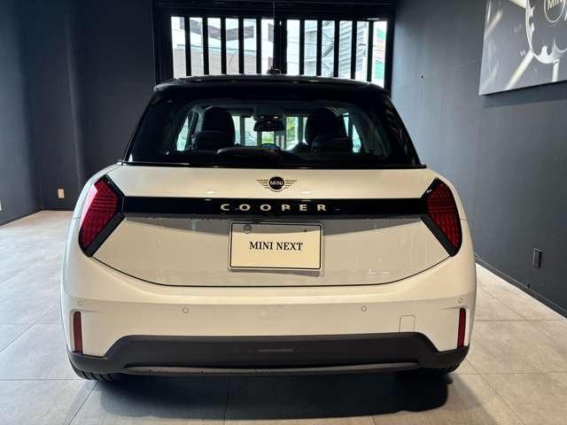 MINI クーパーC クラシック・トリム クラシックトリム 純正ナビ パーキングアシスト ACC 認定中古車 禁煙車(4枚目)