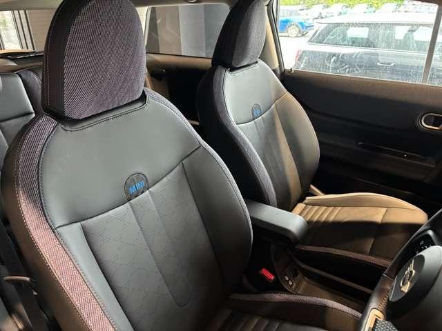 MINI クーパーC クラシック・トリム クラシックトリム 純正ナビ パーキングアシスト ACC 認定中古車 禁煙車(9枚目)