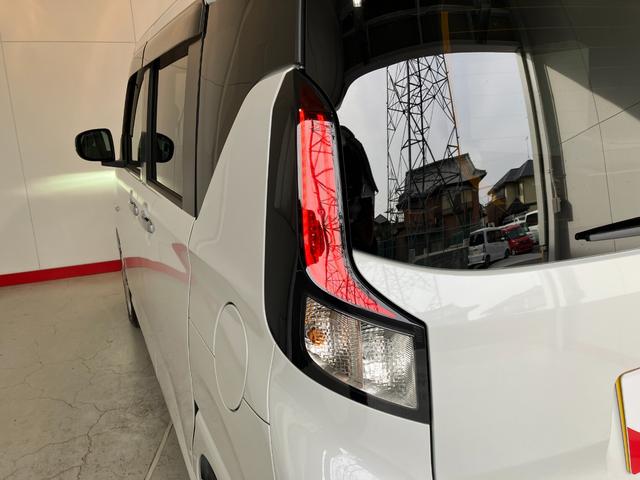 ���q�l�ɋC�����ǂ�����Ă���������悤�A�H����g�킸���O���镔�i�͑S�Ď��O�����|���Ă���܂��B�V�[�g���̏ꍇ�́A�V�[�g�𓮂��������܂Ő��|���s���Ă���܂��B