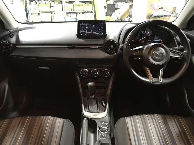 ＭＡＺＤＡ２ １．５　１５Ｓ　スマート　エディション　４ＷＤ　ＭＴモード付　横滑り防止　メモリーナビ　フルセグ　フロントカメラ　ＬＥＤ　４ＷＤ　アイドリングストップ　スマートキー　盗難防止装置　ＥＴＣ　アラウンドビューモニター　サイドモニター　バックモニター（3枚目）