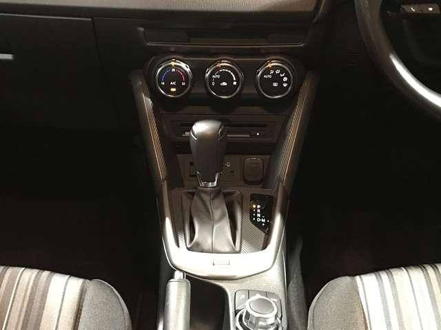 ＭＡＺＤＡ２ １．５　１５Ｓ　スマート　エディション　４ＷＤ　ＭＴモード付　横滑り防止　メモリーナビ　フルセグ　フロントカメラ　ＬＥＤ　４ＷＤ　アイドリングストップ　スマートキー　盗難防止装置　ＥＴＣ　アラウンドビューモニター　サイドモニター　バックモニター（12枚目）