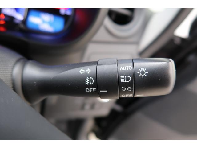 ���̖͂��邳�����m���A���̈Â��ɂȂ�Ǝ����Ńw�b�h���C�g��_������Ԃ̎��F�����m�ۂ��܂��B