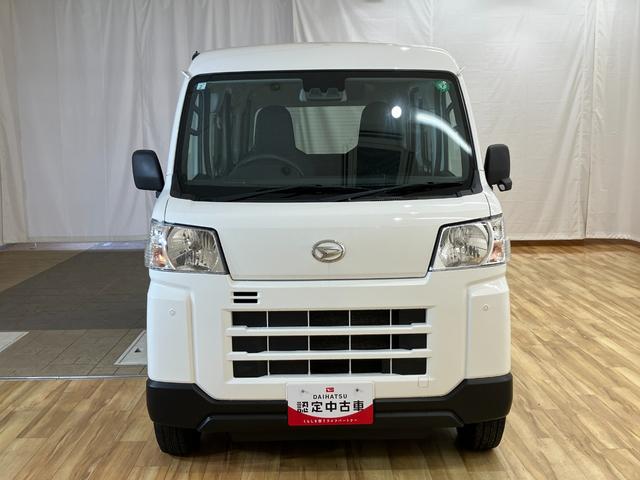 ハイゼットカーゴ ＤＸ　／切替４ＷＤ／ラジオ／オートライト／踏み間違い防止　踏み間違い防止　Ｗエアバック　キーフリーシステム　エコアイドル　車線逸脱警報　切替４ＷＤ　オートハイビーム　両側スライドドア　オートライト　運転席エアバッグ　ＡＢＳ　記録簿　ＶＤＣ（4枚目）