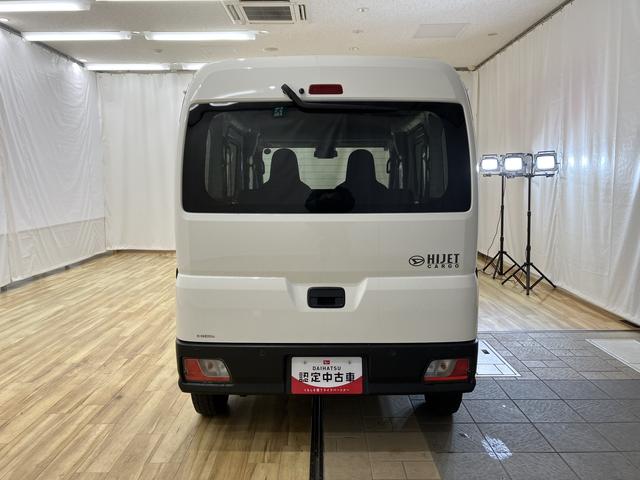 ハイゼットカーゴ ＤＸ　／切替４ＷＤ／ラジオ／オートライト／踏み間違い防止　踏み間違い防止　Ｗエアバック　キーフリーシステム　エコアイドル　車線逸脱警報　切替４ＷＤ　オートハイビーム　両側スライドドア　オートライト　運転席エアバッグ　ＡＢＳ　記録簿　ＶＤＣ（11枚目）