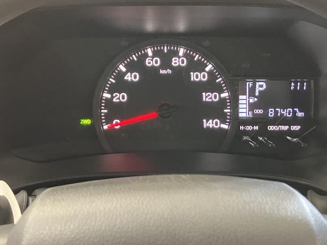 ハイゼットカーゴ ＤＸ　／切替４ＷＤ／ラジオ／オートライト／踏み間違い防止　踏み間違い防止　Ｗエアバック　キーフリーシステム　エコアイドル　車線逸脱警報　切替４ＷＤ　オートハイビーム　両側スライドドア　オートライト　運転席エアバッグ　ＡＢＳ　記録簿　ＶＤＣ（18枚目）