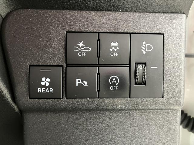 ハイゼットカーゴ ＤＸ　／切替４ＷＤ／ラジオ／オートライト／踏み間違い防止　踏み間違い防止　Ｗエアバック　キーフリーシステム　エコアイドル　車線逸脱警報　切替４ＷＤ　オートハイビーム　両側スライドドア　オートライト　運転席エアバッグ　ＡＢＳ　記録簿　ＶＤＣ（27枚目）