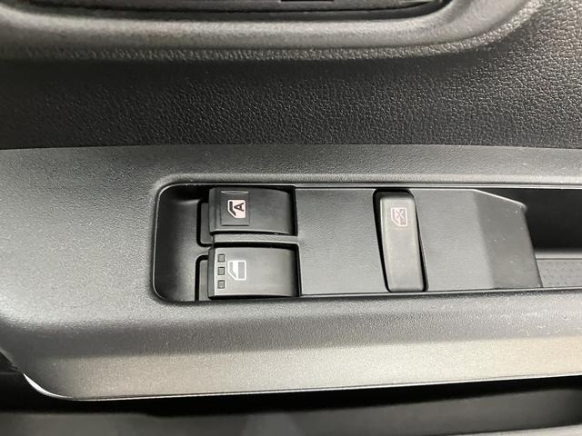 ハイゼットカーゴ ＤＸ　／切替４ＷＤ／ラジオ／オートライト／踏み間違い防止　踏み間違い防止　Ｗエアバック　キーフリーシステム　エコアイドル　車線逸脱警報　切替４ＷＤ　オートハイビーム　両側スライドドア　オートライト　運転席エアバッグ　ＡＢＳ　記録簿　ＶＤＣ（28枚目）