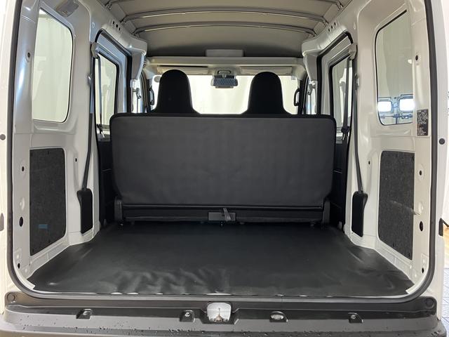 ハイゼットカーゴ ＤＸ　／切替４ＷＤ／ラジオ／オートライト／踏み間違い防止　踏み間違い防止　Ｗエアバック　キーフリーシステム　エコアイドル　車線逸脱警報　切替４ＷＤ　オートハイビーム　両側スライドドア　オートライト　運転席エアバッグ　ＡＢＳ　記録簿　ＶＤＣ（36枚目）