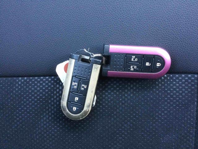 タント カスタムX トップエディションVS SAIII インパネシフト プッシュスタートスイッチ 電子カードキー カーナビ 衝突回避支援ブレーキ 車線逸脱警報装置 両側オートスライドドア オートマチックハイビーム アルミホイール ABS(33枚目)